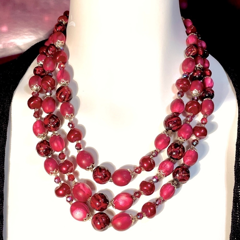 Vintage red bead multi strand necklace​​​